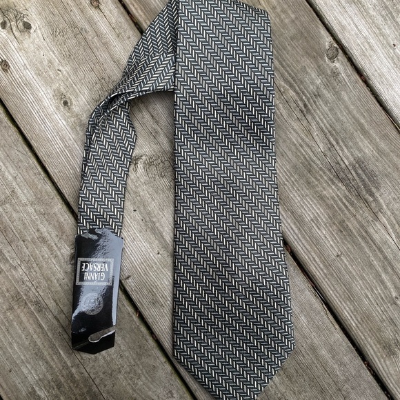 BNWT Gianni Versace Striped Tie - Picture 4 of 4